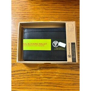 NWT Wilson’s Men’s Black Genuine Leather Bi-Fold Wallet Multiple Slots Passport